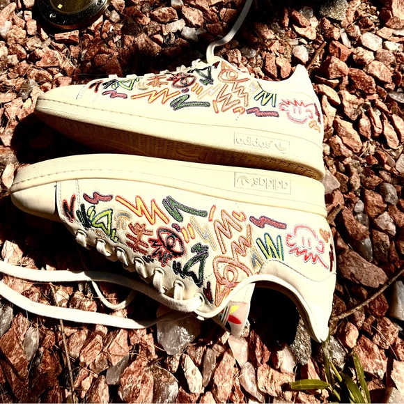 Adidas - Picture 5 of 14